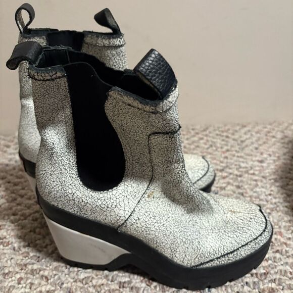 Hunter White Crackle Platform Wedge Chelsea Boot- Size 9 - Picture 5 of 14